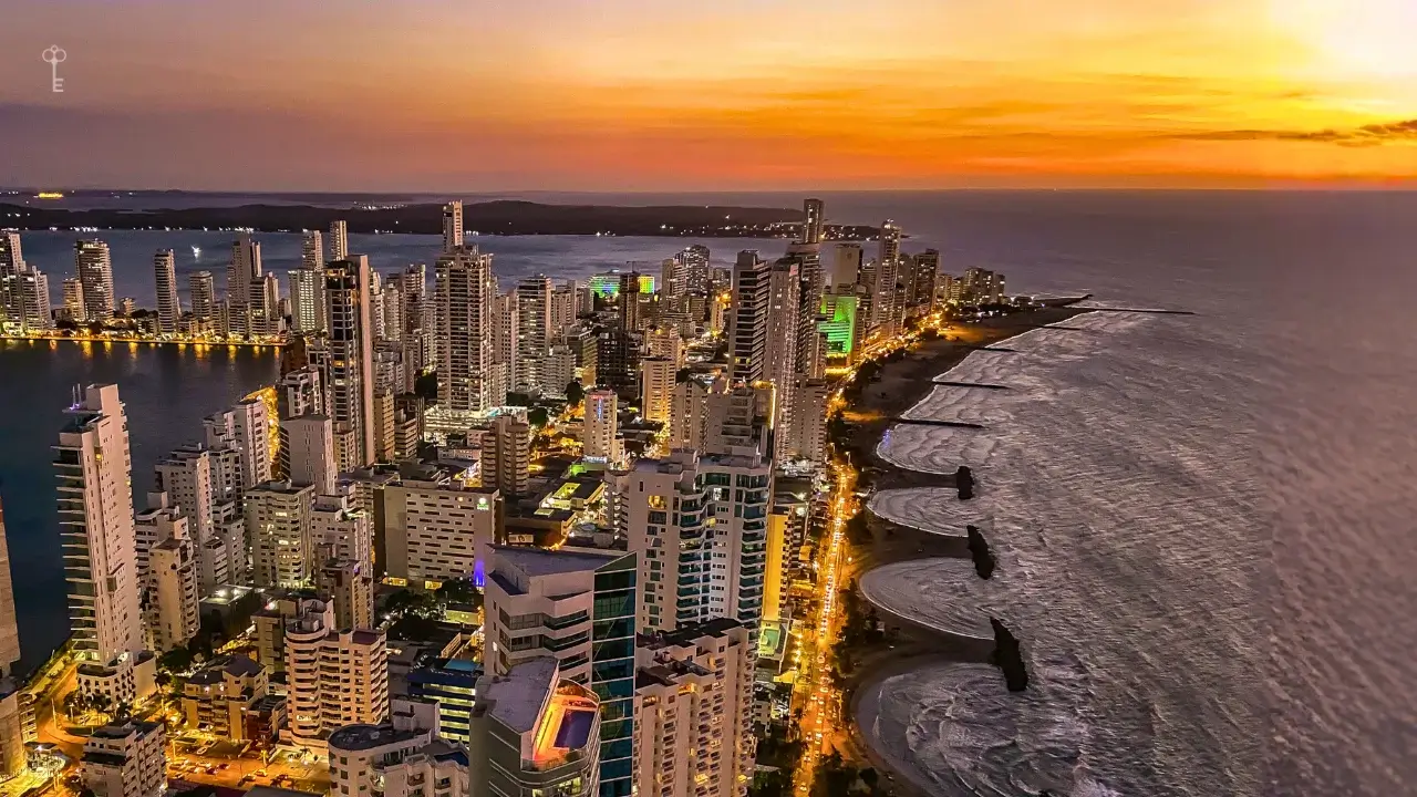 Atardecer en skyline de Cartagena.